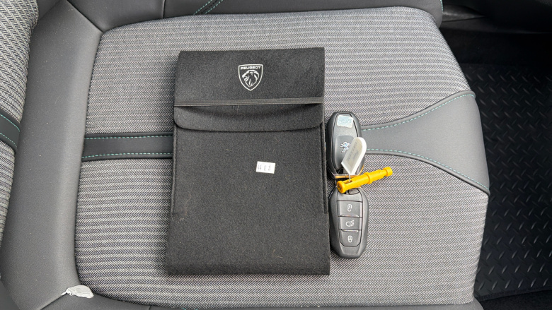 Peugeot 5008 1.2 PureTech Allure Premium+ 5dr EAT8 Petrol Estate